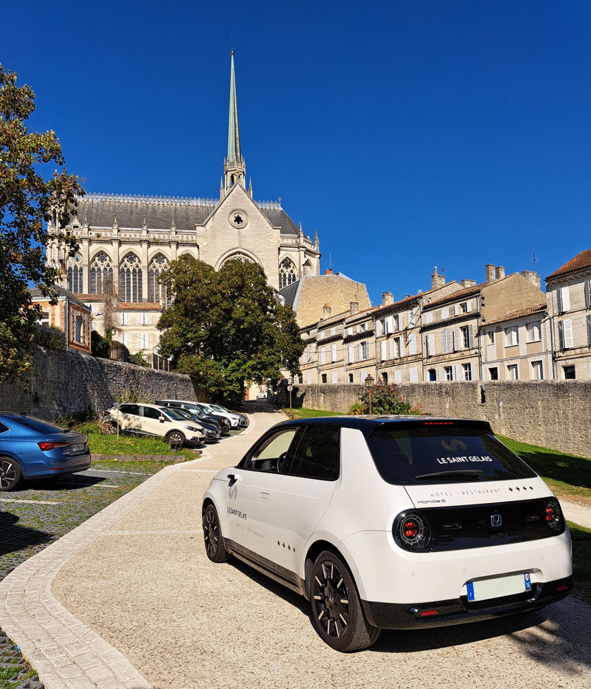 location_voiture_angouleme.jpg